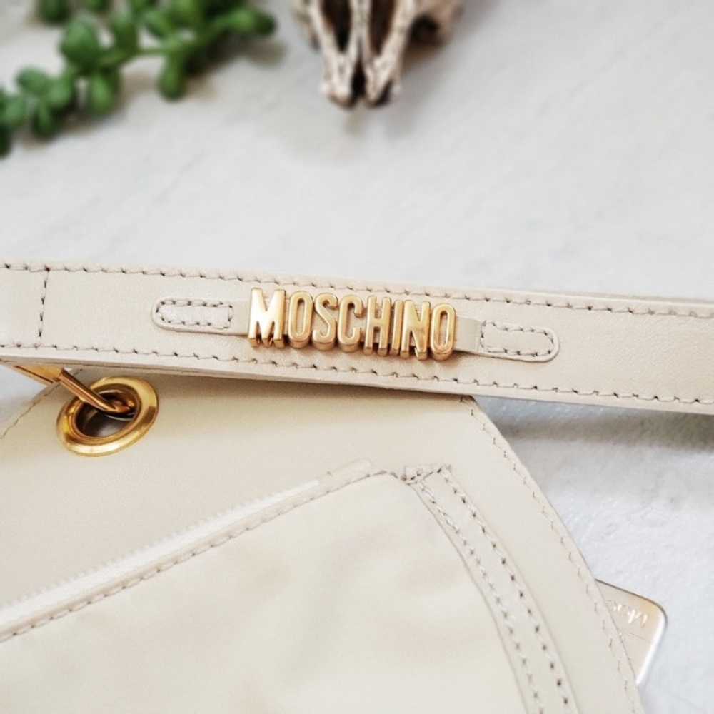 MOSCHINO Vintage 90s LEATHER HEART SHAPED WRISTLET - Picture 2 of 5